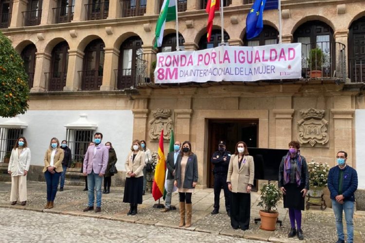 Ronda conmemora el Día Internacional de la Mujer con un acto institucional en el Ayuntamiento