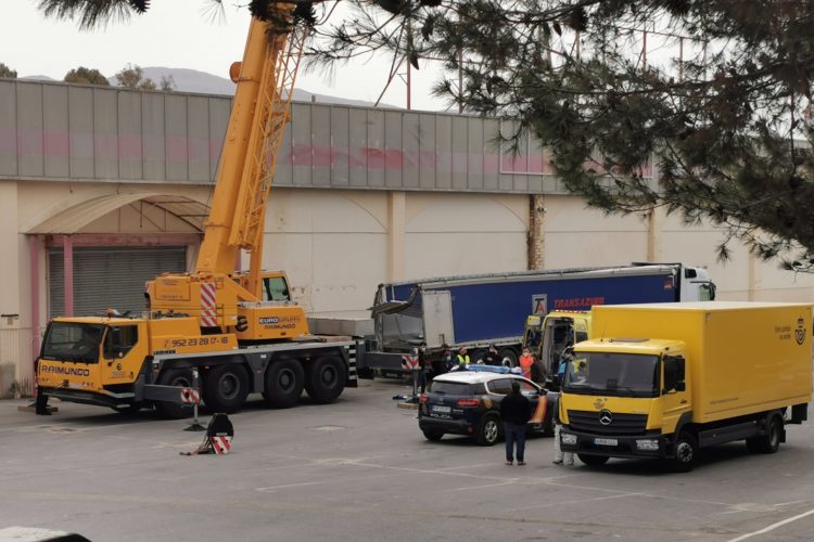 Un trabajador resulta herido al desprenderse parte de la estructura del antiguo Cobreros durante las obras de reforma