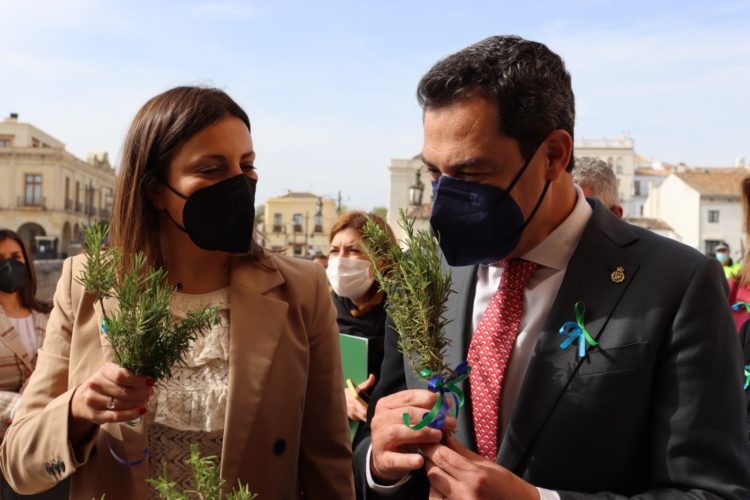 Ronda celebra el Día Internacional del Pueblo Gitano con la presencia del presidente de la Junta de Andalucía
