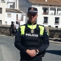 La Junta reconocerá al policía local Manuel Gamarro con la Cruz Verde al mérito por salvarle la vida a un hombre