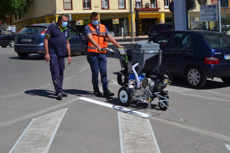 Ronda adquiere una máquina para la pintura de las señales viarias en la calzada