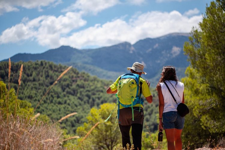 La Diputación destina 400.000 euros para la mejora del camino a Los Reales de Sierra Bermeja, entre Estepona y Genalguacil