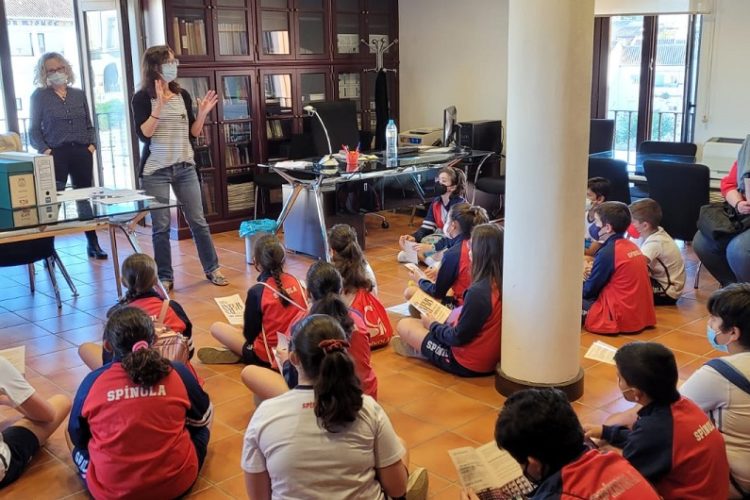 Los estudiantes rondeños tendrán a su alcance toda la documentación recogida en el archivo histórico de la ciudad