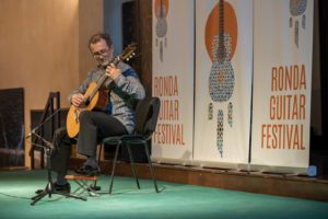 Ruiz del Puerto, guitarrista clásico de proyección internacional.