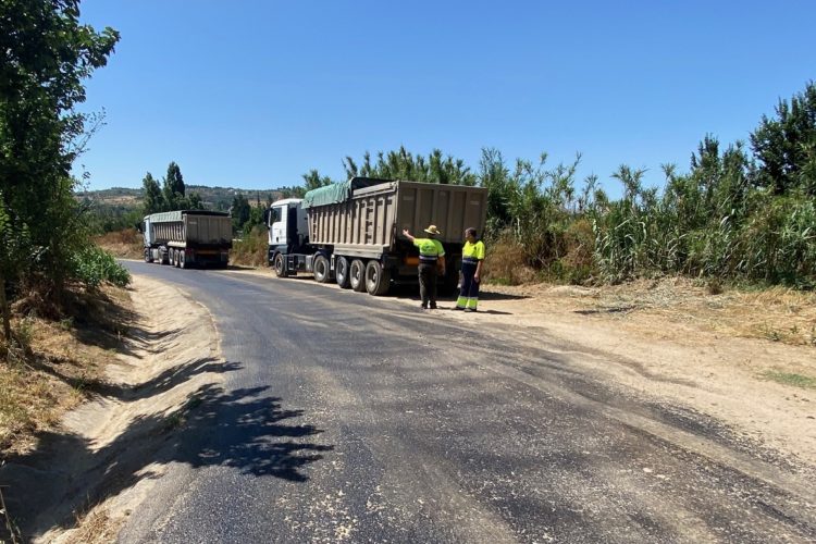 Finaliza la primera fase del Plan Municipal de Arreglo de Caminos con el asfaltado de un tramo en Los Frontones
