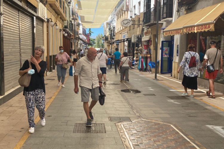 Todos los tramos de la calle de La Bola serán entoldados para este verano