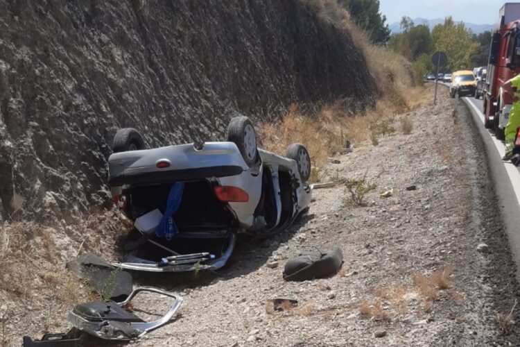 Un hombre de avanzada edad resulta herido tras volcar su coche en la Carretera A-367 Ronda Campillos