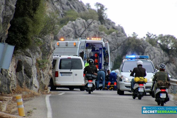 Un hombre resulta herido tras colisionar dos motos de gran cilindrada en la carretera MA-8401 Jimera de Líbar-Benaoján