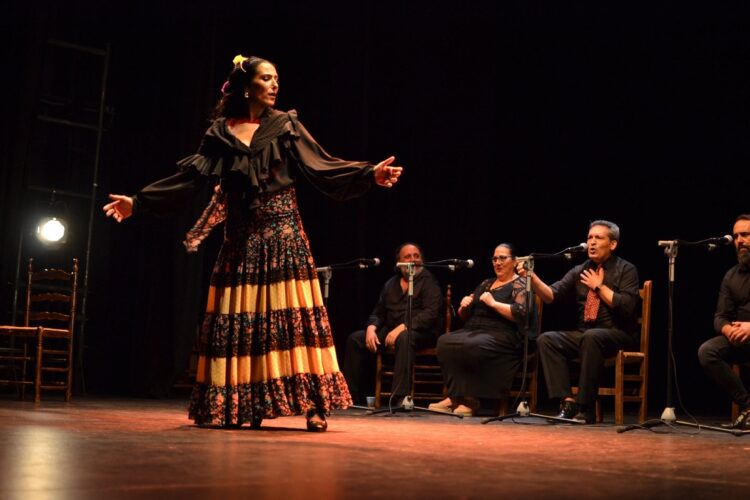 El Teatro Espinel abre sus puertas con aforo completo tras dieciocho meses de restricciones por el Covid