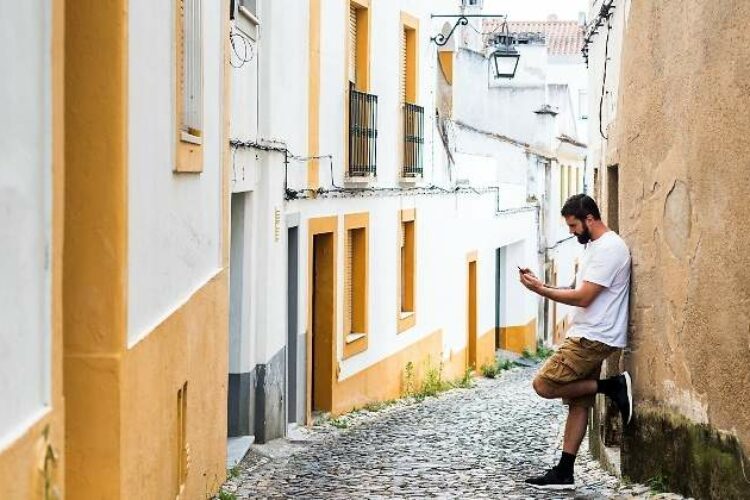 El Gobierno extiende la banda ancha ultrarrápida en zonas rurales de Ronda, Arriate y Benalauría