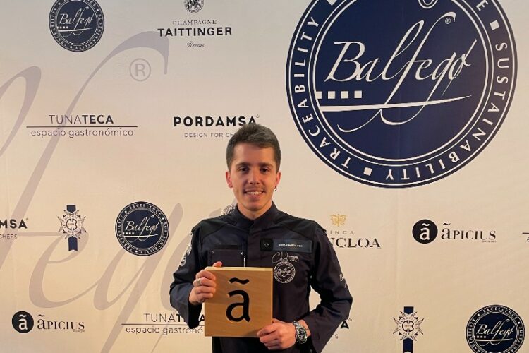 Alejandro Pérez, cocinero del restaurante Bardal, gana el concurso Chef Balfegó
