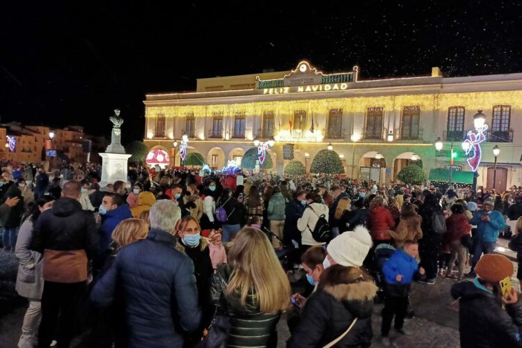 Ronda abre la puerta a la Navidad con el encendido del alumbrado festivo