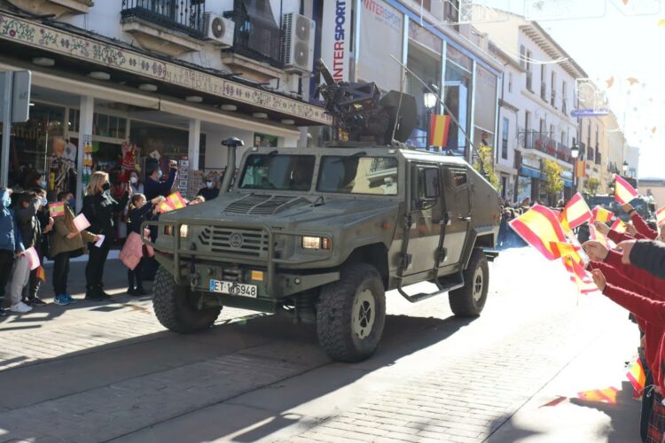 Más de 200 escolares celebran el Día de la Constitución con la Legión y cuerpos de seguridad del Estado