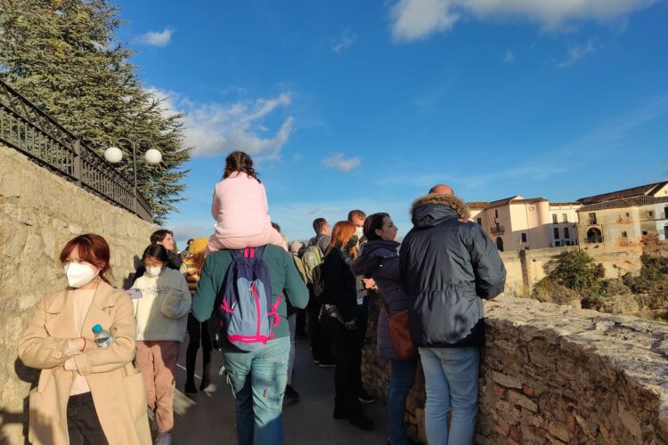 Miles de turistas llenan las calles de Ronda durante este puente de La Inmaculada