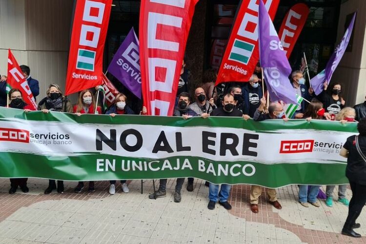 Más del 90% de los trabajadores de Unicaja secundan la nueva jornada de huelga contra el ERE