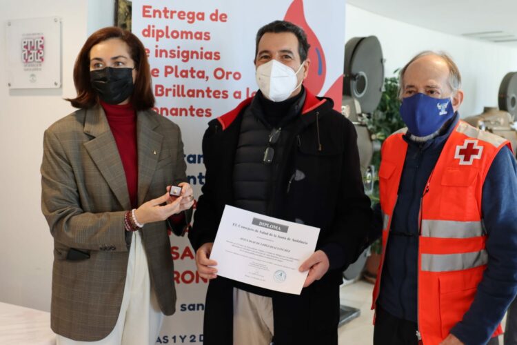 La Cruz Roja reconoce a los donantes de sangre de Ronda