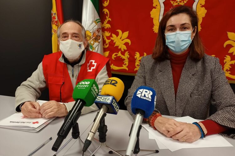 El Ayuntamiento y Cruz Roja establecen líneas de teléfono para canalizar las ayudas destinadas al pueblo ucraniano