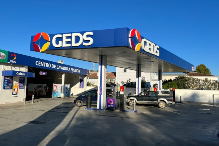GEDS asumirá los costes de reparación de los vehículos afectados por la avería en uno de los tanques de gasolina