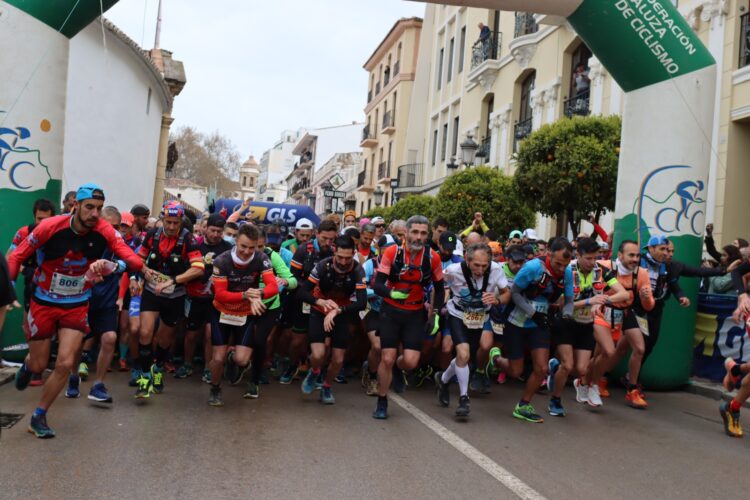 Cerca de 5.000 deportistas participan en la HOLE, la carrera más multitudinaria de homenaje a la Legión