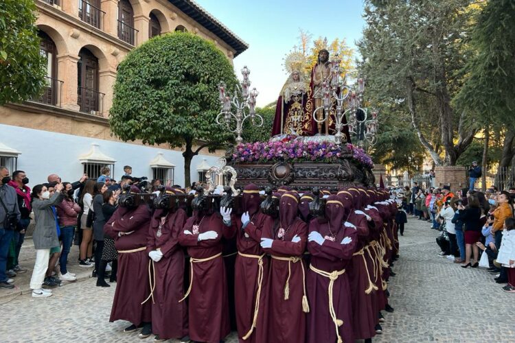 La Hermandad del Ecce-Homo llena las calles de Ronda en un Jueves Santo para el recuerdo