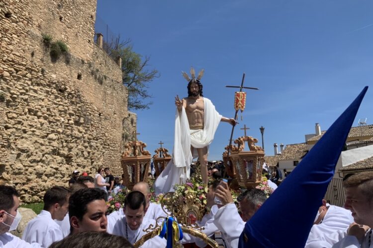 El Resucitado pone el punto y final a una Semana Santa para el recuerdo