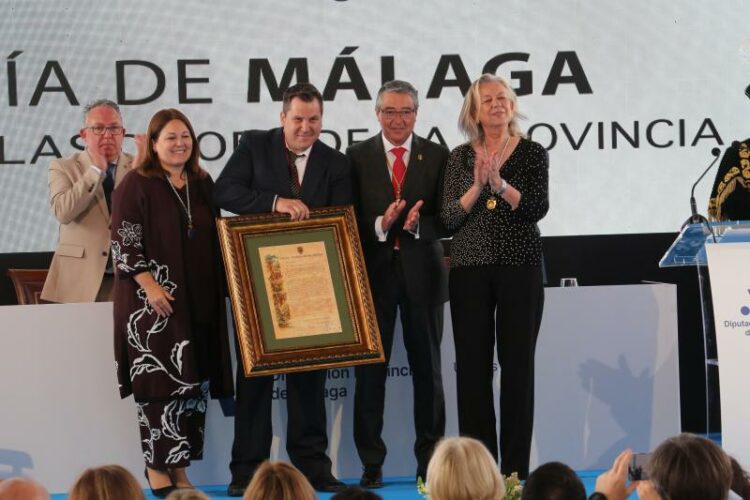 La Diputación entrega una de las Medallas de Oro de la Provincia al chef Miguel Ángel Herrera