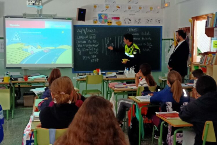 La Policía Local pone en marcha la campaña de educación vial en los colegios