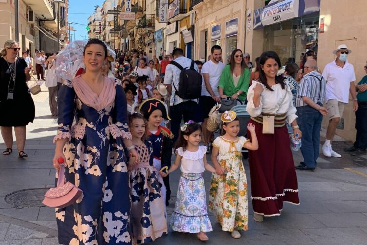 Comienza el viernes romántico en Ronda con el pasacalles infantil