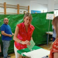 La última vez que se vio a Aguilera fue votando en su colegio electoral el domingo.