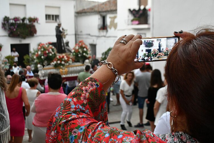 Numerosos vecinos y visitantes disfrutaron de la Feria de Pujerra dedicada a San Antonio de Padua