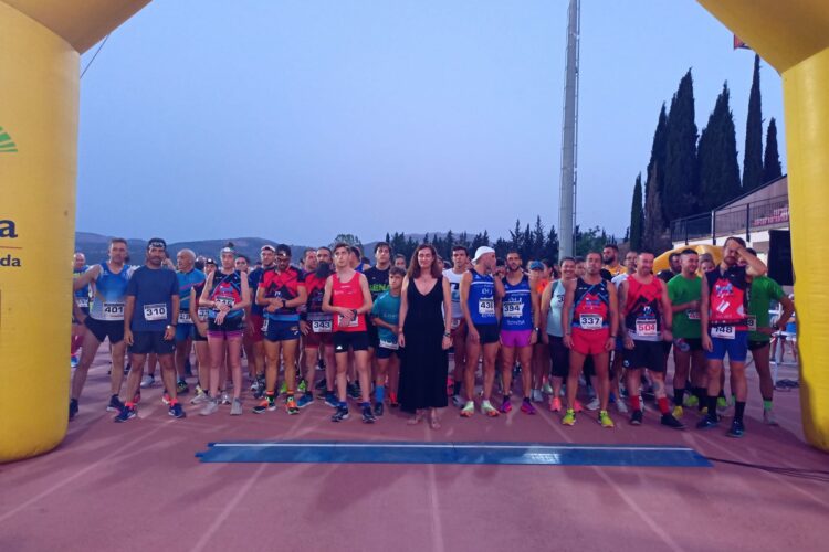 Más de doscientos deportistas han participado en la X Carrera Nocturna de Ronda