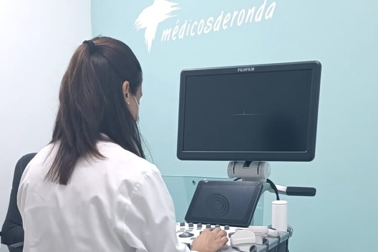 Médicos de Ronda incorpora un nuevo ecógrafo de última generación