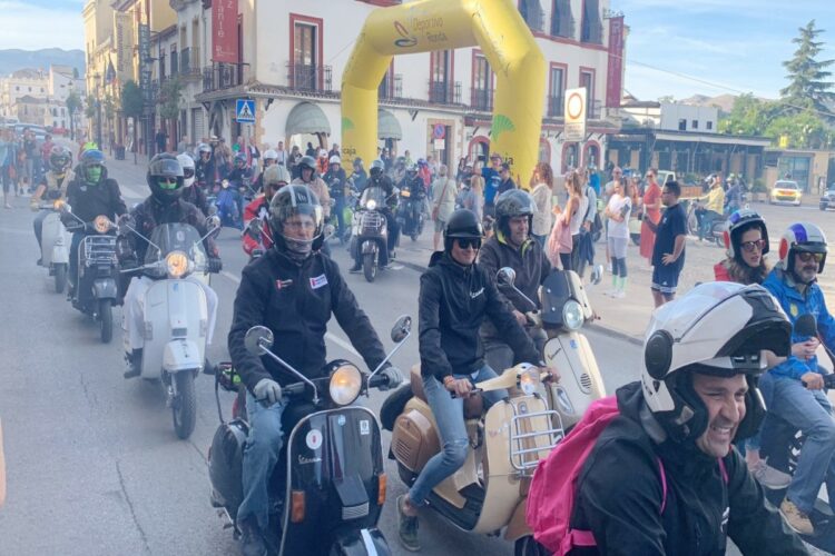 Más de 150 motos participan en la VI Concentración de Vespas y Lambrettas de Ronda