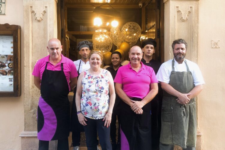 El restaurante «Puerta Grande» cumple veinte años