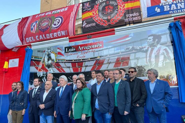 ¡Aúpa Atleti! Luis Aragonés ya tiene su plaza en Ronda