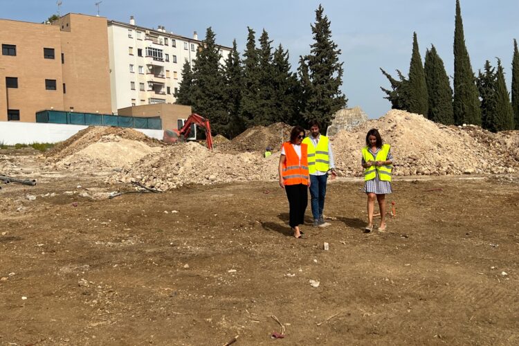 El Ayuntamiento inicia la construcción de una nueva zona verde en San Rafael