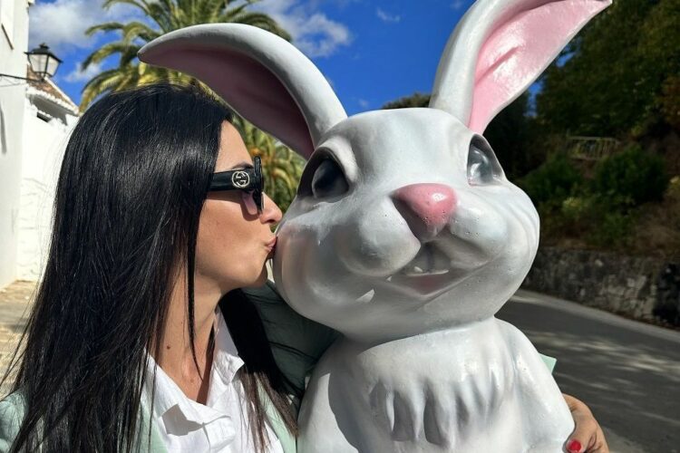 Roban el conejo de Parauta y la alcaldesa ofrece 100 euros de recompensa a quien lo devuelva