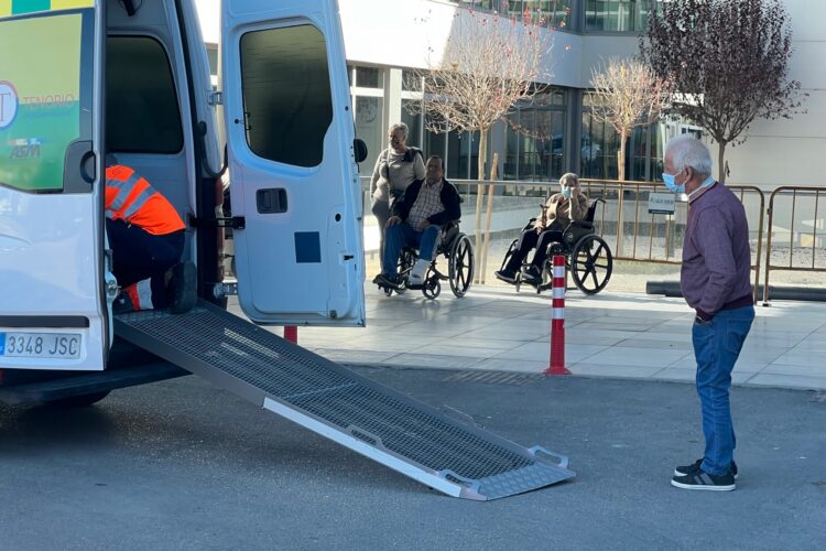 Denuncian a una paciente por dar un cabezazo a un celador y agredir a otros dos sanitarios de Urgencias del Hospital de la Serranía