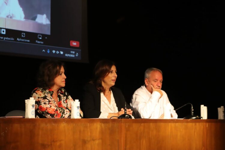 La consejera de Salud destaca en Ronda el trabajo de los profesionales sanitarios en el ámbito rural