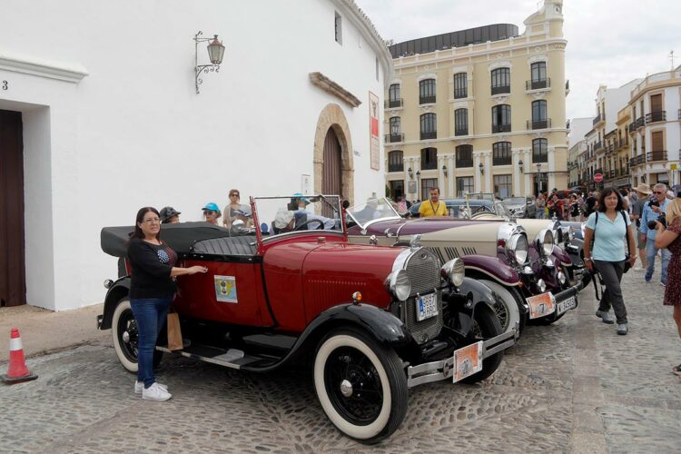 Ronda acoge este domingo la II Concentración de Vehículos Clásicos que organiza la Hermandad del Huerto