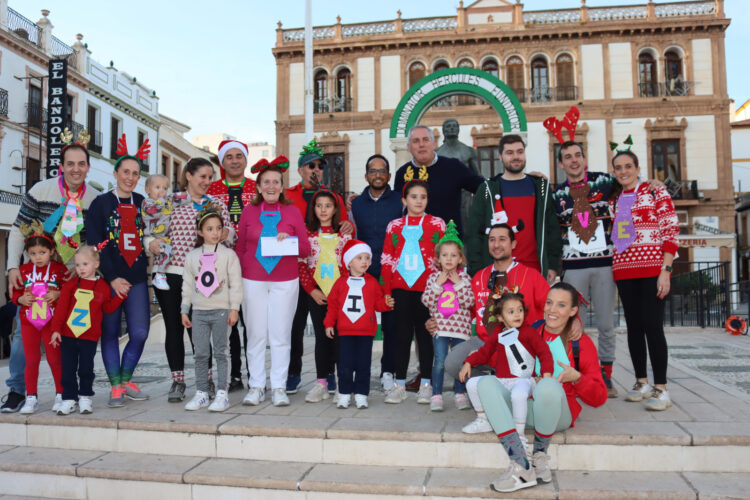 Un centenar de rondeños despiden el año con la tradicional carrera de ‘San Corbata’