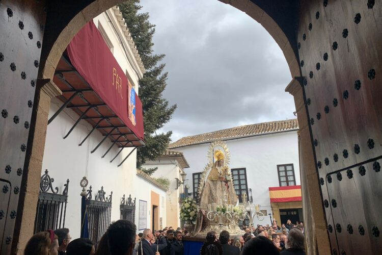 La Virgen de la Paz, patrona de Ronda, regresa a su santuario tras la novena