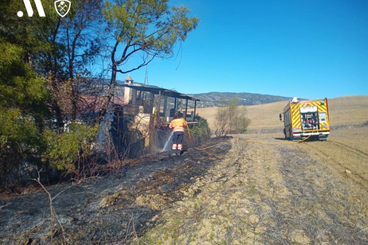 Una mujer resulta herida en una quema descontrolada de rastrojos en una finca de Ronda