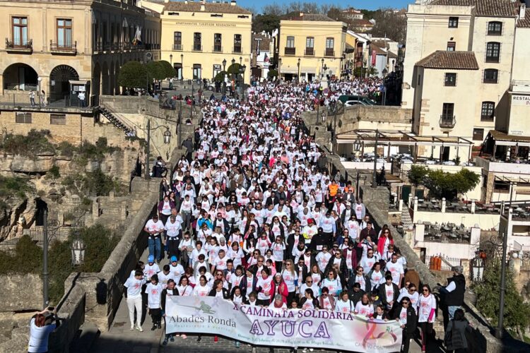 Más de 3.000 personas participan en la X Marcha contra el Cáncer de Ayuca