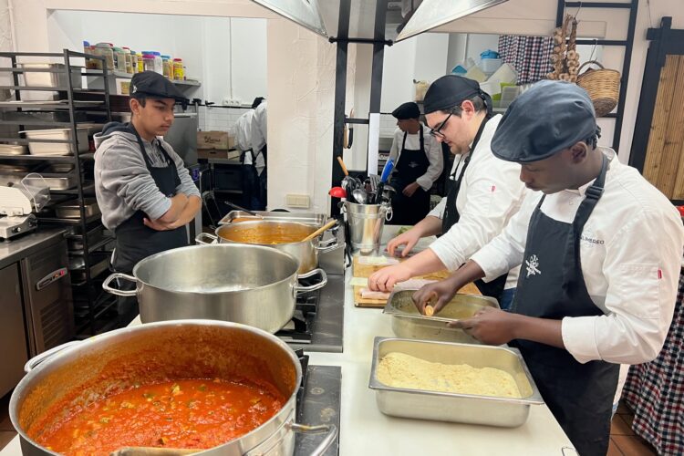 El comedor social municipal repartió 7.000 menús a personas necesitadas en un año