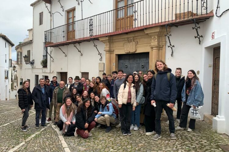 Estudiantes de arquitectura de Alemania, Italia, Chile, Colombia y Marruecos estudian el diseño de la Casa del Jalifa