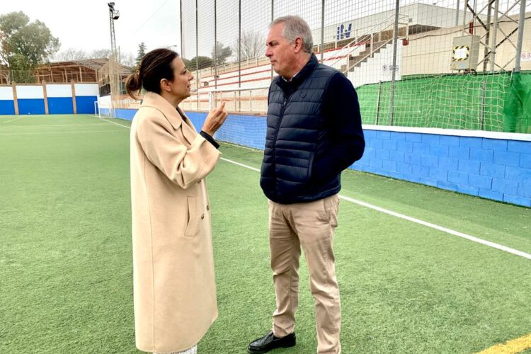 El Ayuntamiento inicia las obras de instalación de la cubierta del campo de futbol de El Fuerte