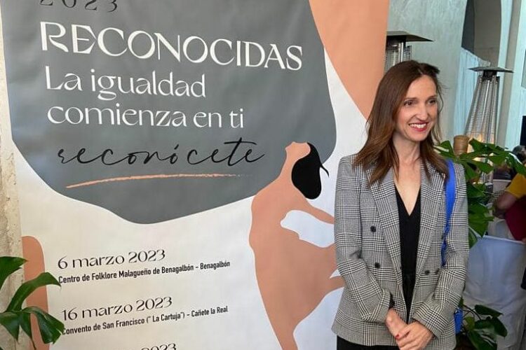 La fotógrafa rondeña Ana Becerra recibe uno de los premios ‘Reconocidas’ de la Diputación de Málaga