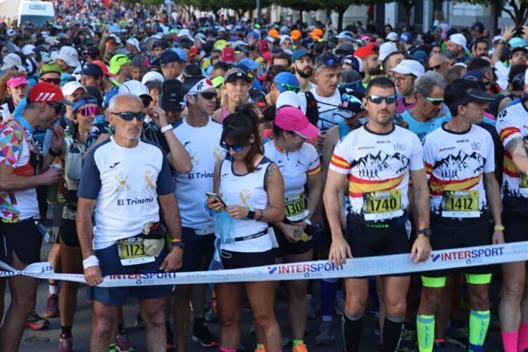 Gran ambiente deportivo en Ronda con la carrera homenaje la Legión (HOLE)