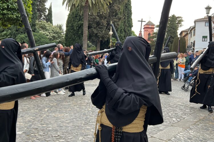 Sobriedad, tradición y penitencia con la Vera+Cruz